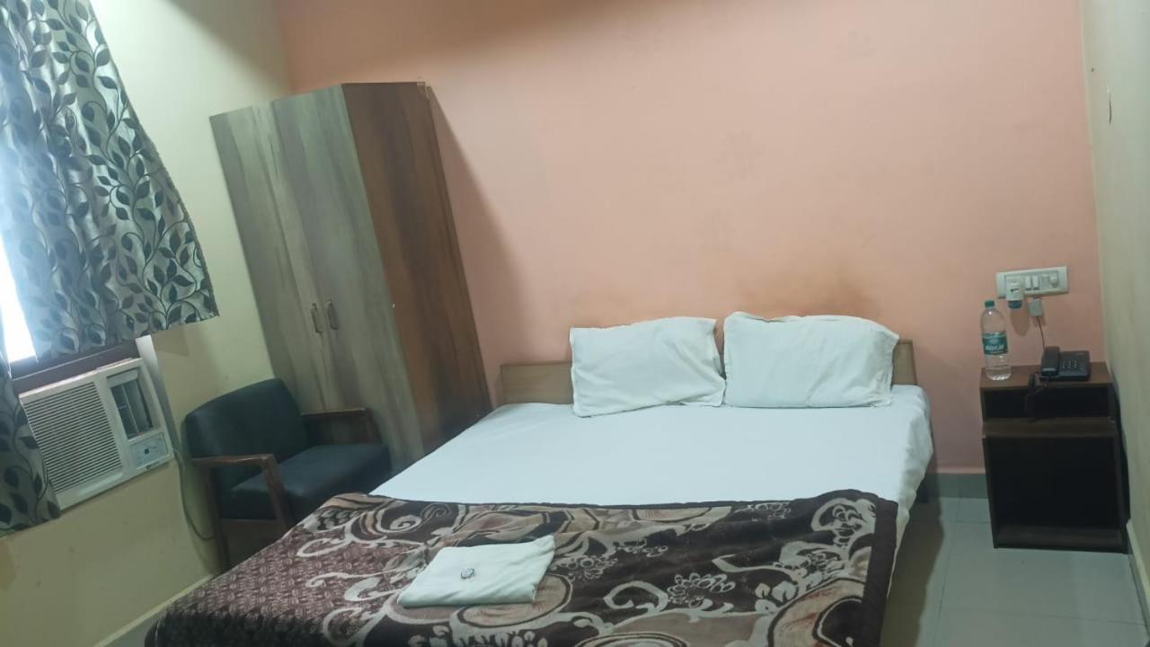 Hotel Shyam Utsav Mirzāpur Eksteriør billede